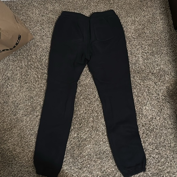 Hollister Men's Stacked Skinny Jogger Pants (Black & Red Graphics / Small - Picture 6 of 6